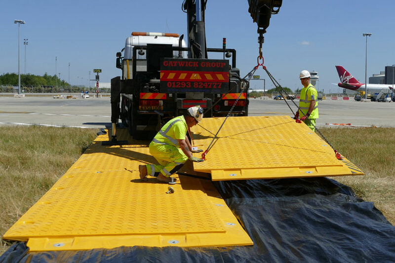 heavy duty ground protection mat crane lifted